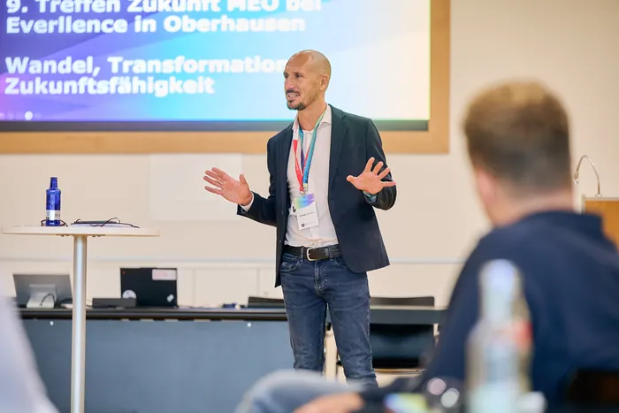 Andreas Ocklenburg spricht beim 9. Treffen Zukunft MEO bei Everllence in Oberhausen
